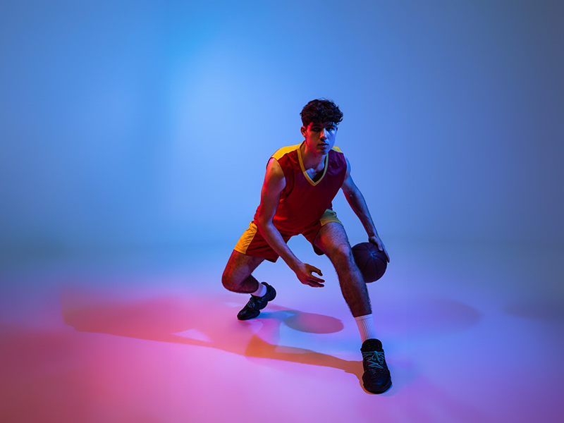 选秀专家此前：杨瀚森在世青赛把萨尔打爆了！萨尔可是上届榜眼！